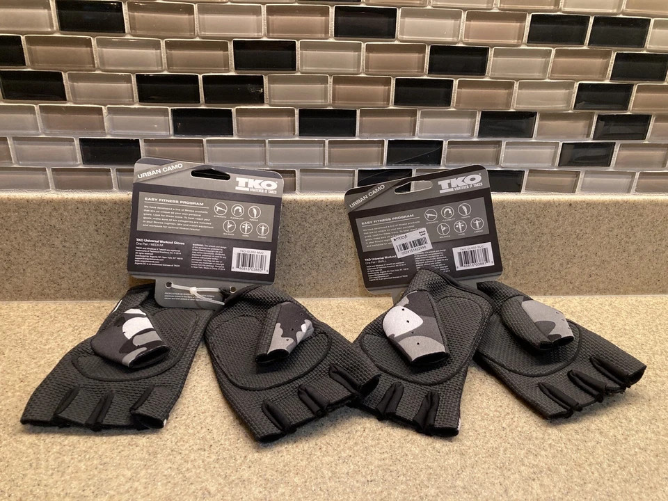 Guantes de Entrenamiento Macys TKO Negro Gris Camuflados 1 Pequeño y 1 Mediano ¡MIRA 2 pares! Foto 3 de 4
