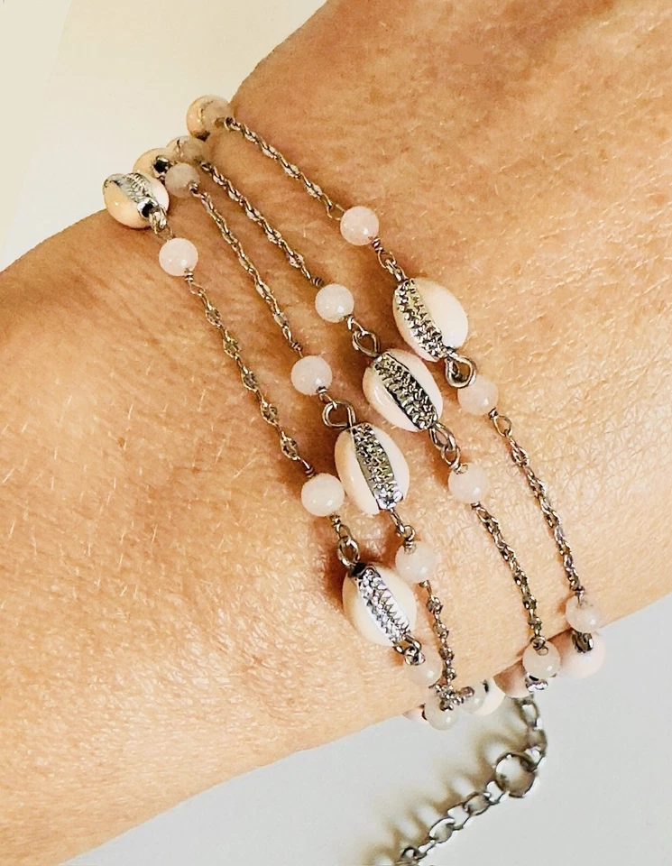 Collar de concha marina rosa suave CAbi Palm Beach - Esmalte, cuarzo rosa, tono plateado Foto 3 de 4