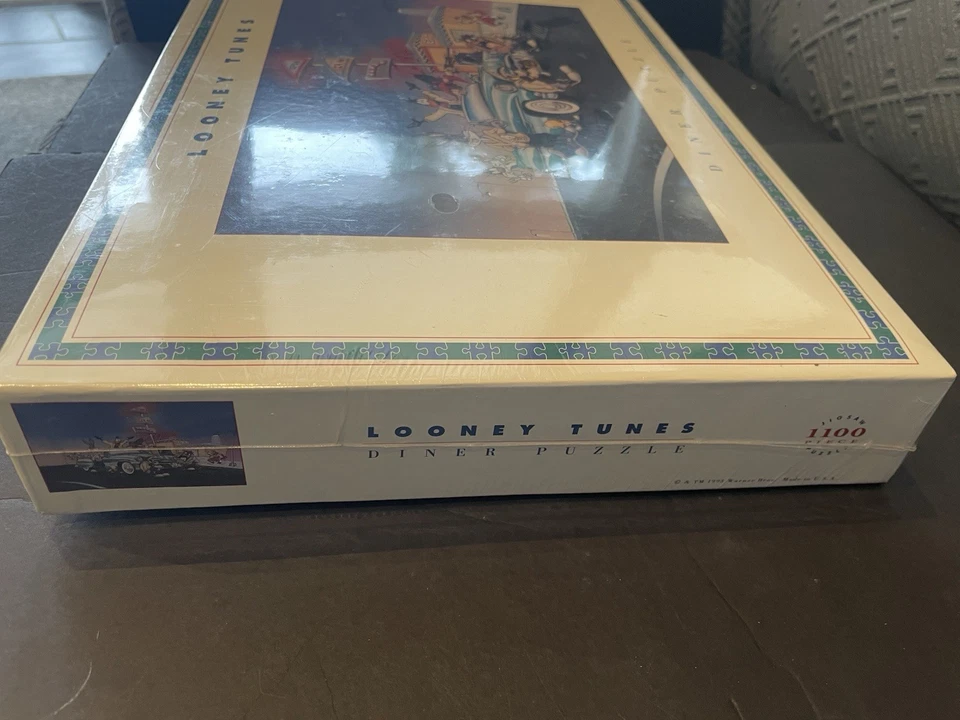 VINTAGE RARE 1993 WARNER BROS. LOONEY TUNES DINER PUZZLE 1100 PIECES SEALED - Image 4 of 4