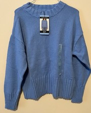 GAP Women  s Crewneck Sweater Size L  Blue Knit Pullover  Cozy Classic