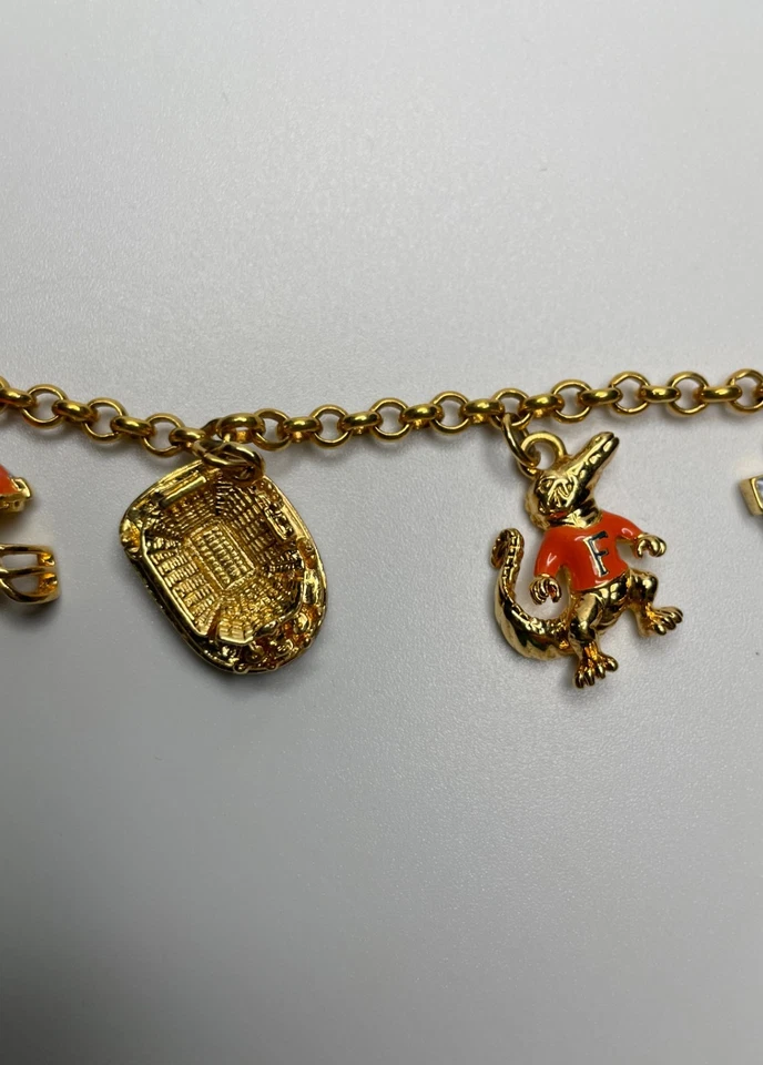 Pulseira Berloque de Cristal Austríaco Danbury Mint Florida University Gators Ouro 24K - Imagem 4 de 4