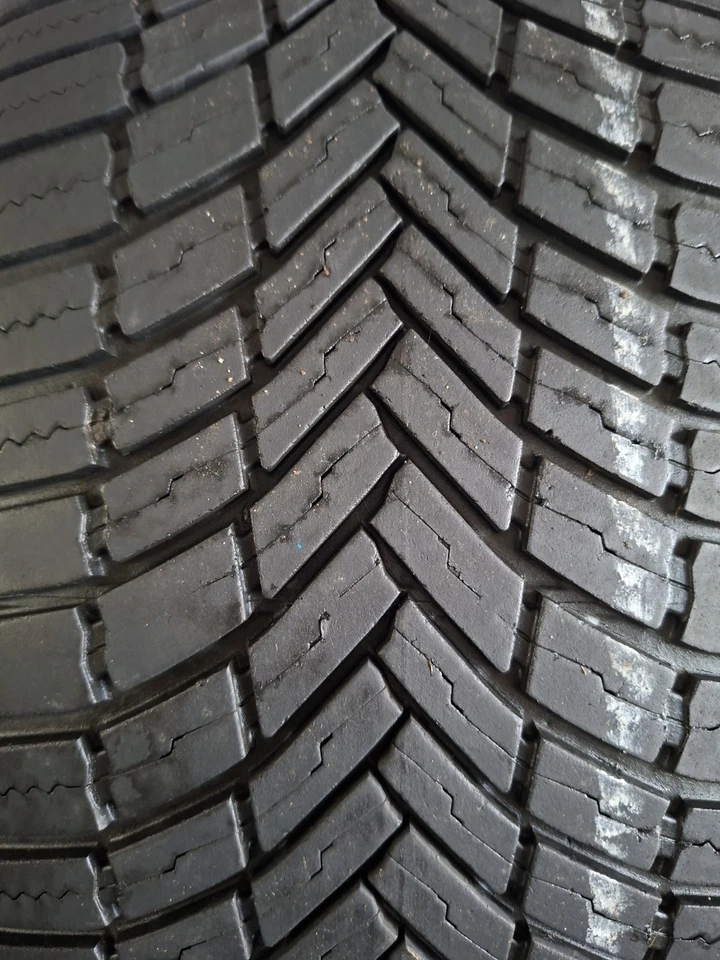 PNEUMATICI 215/60r17 4 STAGIONI BRIDGESTONE COD 261 - Immagine 3 di 4