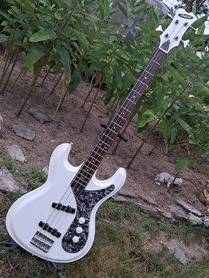 Aria Diamond Bass   Vintage Mosrite Style   Jazz Bass Pickups   EXCELLENT!