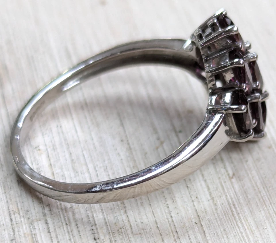 Anillo de oro blanco de 9 quilates piedras de topacio anillo completo con sello del Reino Unido talla S Foto 4 de 4