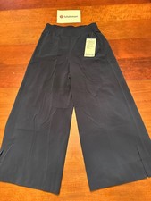 NWT 148.00 LULULEMON Stretch Woven WIDE-LEG Black High Rise CROP PANTS Wmns M