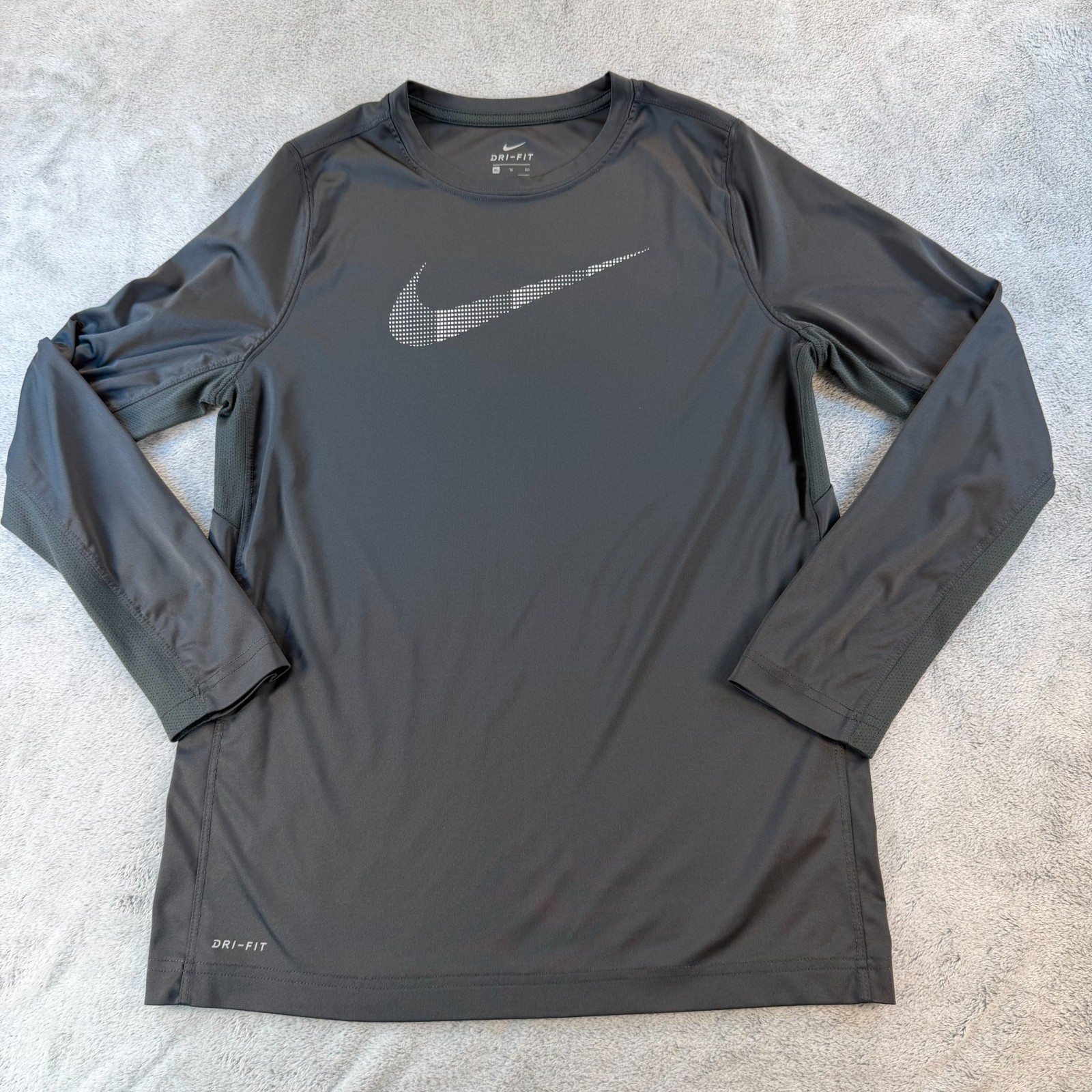 Nike Dri-FIT Long Sleeve Shirt Youth XL Gray Swoosh