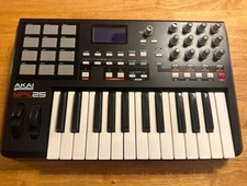 Akai MPK 25 USB/MIDI Keyboard Used
