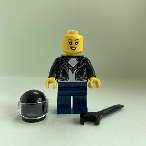 Genuine Lego 1968 Chevrolet Corvette Driver minifigure SC089 c/w helmet spanner - Picture 2 of 2