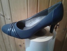 Life Stride Soft System- Pascal Pump Heels Comfort Navy Fan/Silk Women 9M NIB