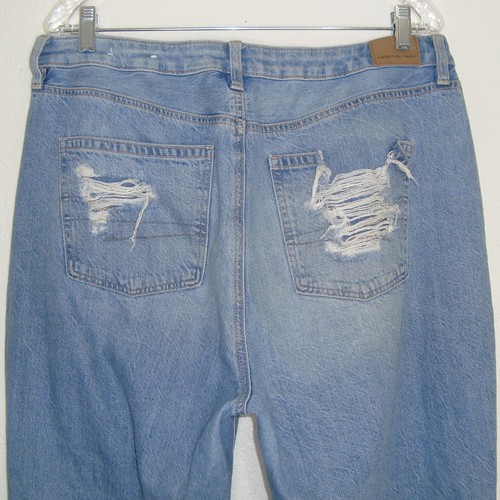 American Eagle High Rise Stretch Mom Jeans Size 14 Distressed Ripped Raw Hem - Picture 8 of 11