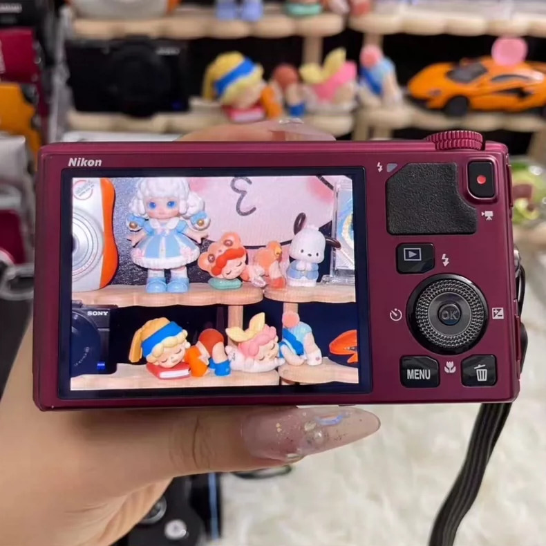 Nikon COOLPIX S9400 Red 18.1MP 18x Optical Zoom Digital Camera