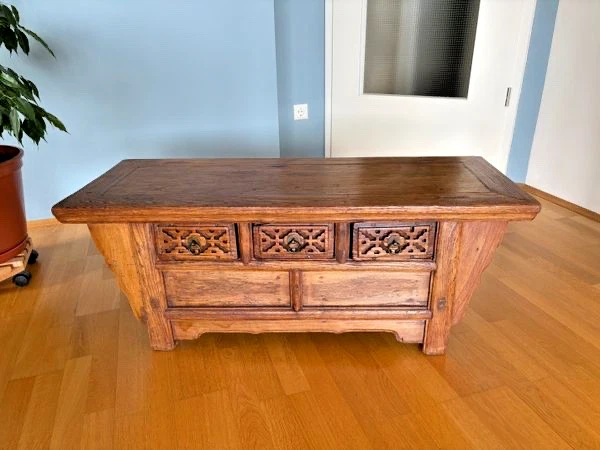 Vintage Bali-Lowboard aus dunkelen Massivholz in gutem Zustand