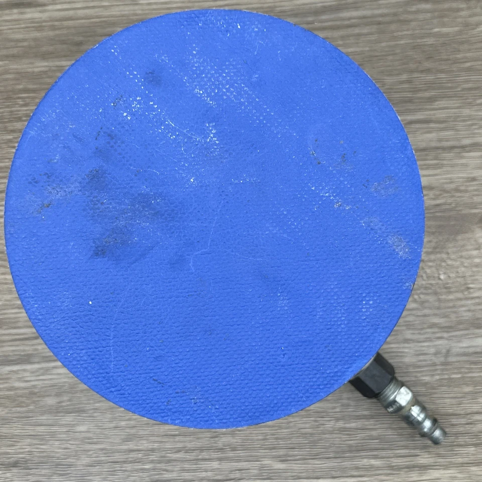 Lijadora de palma neumática Harbor Freight central de 6" autoaspiradora Foto 2 de 4