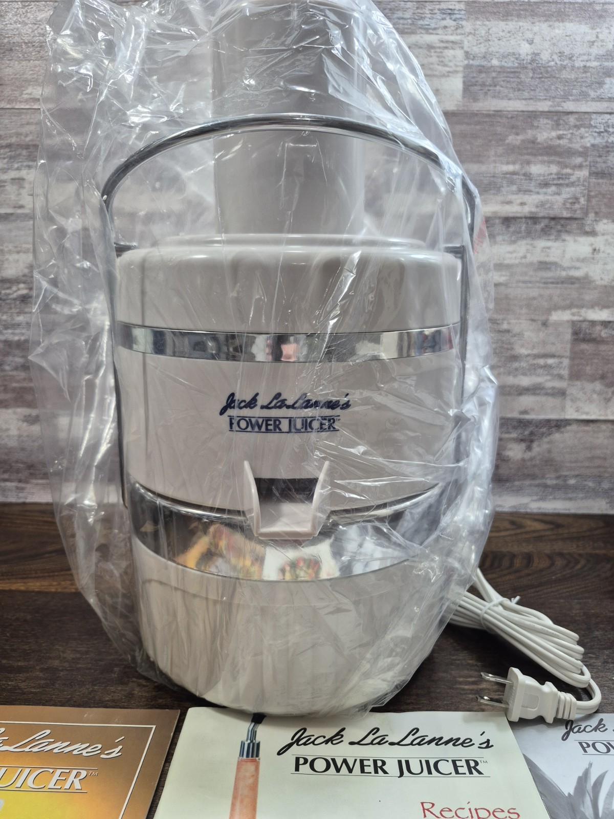 Jack LaLanne's Power Juicer #CL-003AP, White with Recipe Booklet & Instructions