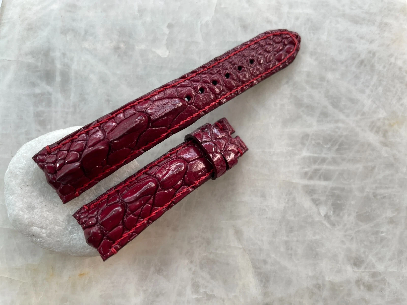 20mm/18mm Burgundy Alligator Crocodile Print Leather Watch Strap Band