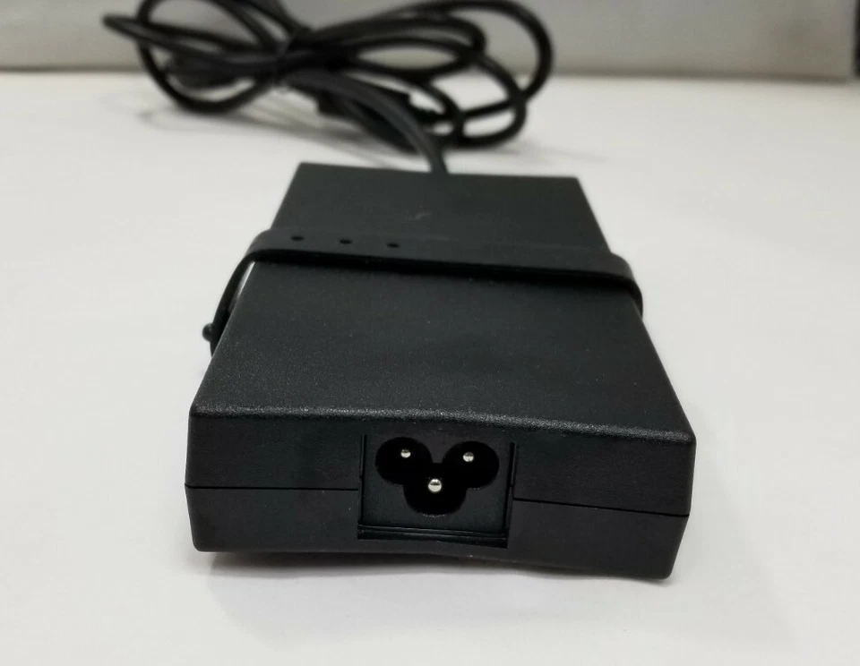 Fuente de alimentación adaptador de CA original Dell 130 W LA130PM121/DA130PE1-00 Foto 4 de 4