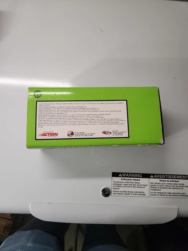 JEFF GORDON 2002 ELMO SESAME STREET FOUNDATION 1/24 RCCA CLUB CAR BANK 1/2,004 - Image 3 of 4