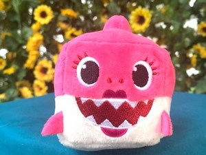baby shark square toy