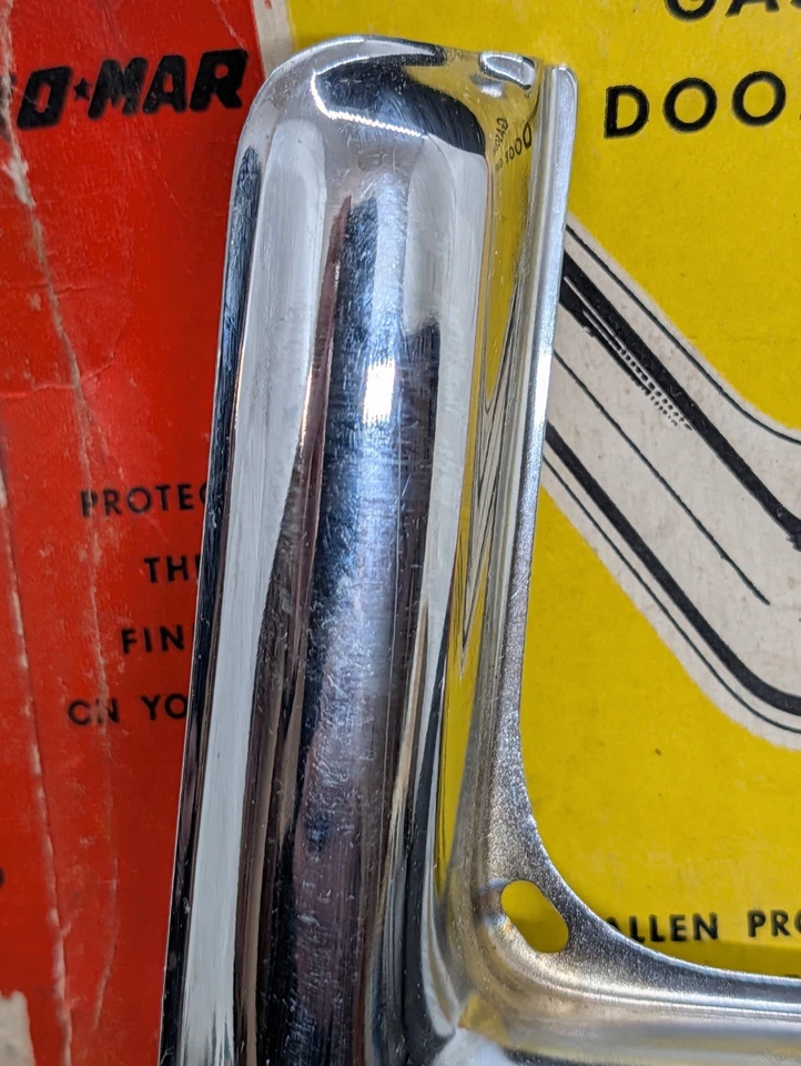 NOS 1950 OLDSMOBILE 98 GAS COMBUSTIBLE PROTECTOR PUERTA MOLDURA GUARDABARROS ADORNO Foto 4 de 4