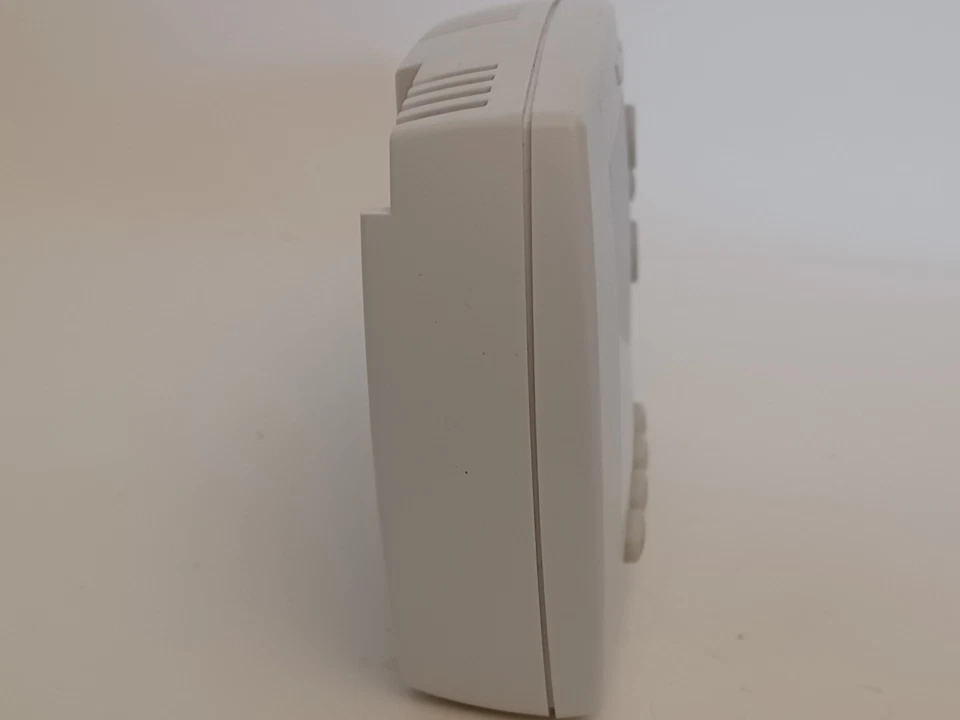 Honeywell Home Smart Series RTH6580WF Wi-Fi Programmable Thermostat - Image 3 of 4