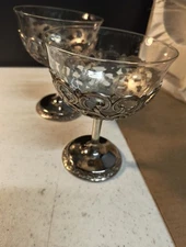 Decorative WINE GLASS  GOBLET CHALICE SILVER METAL BASE GLASS TOP Apprx 4"x3.5" 