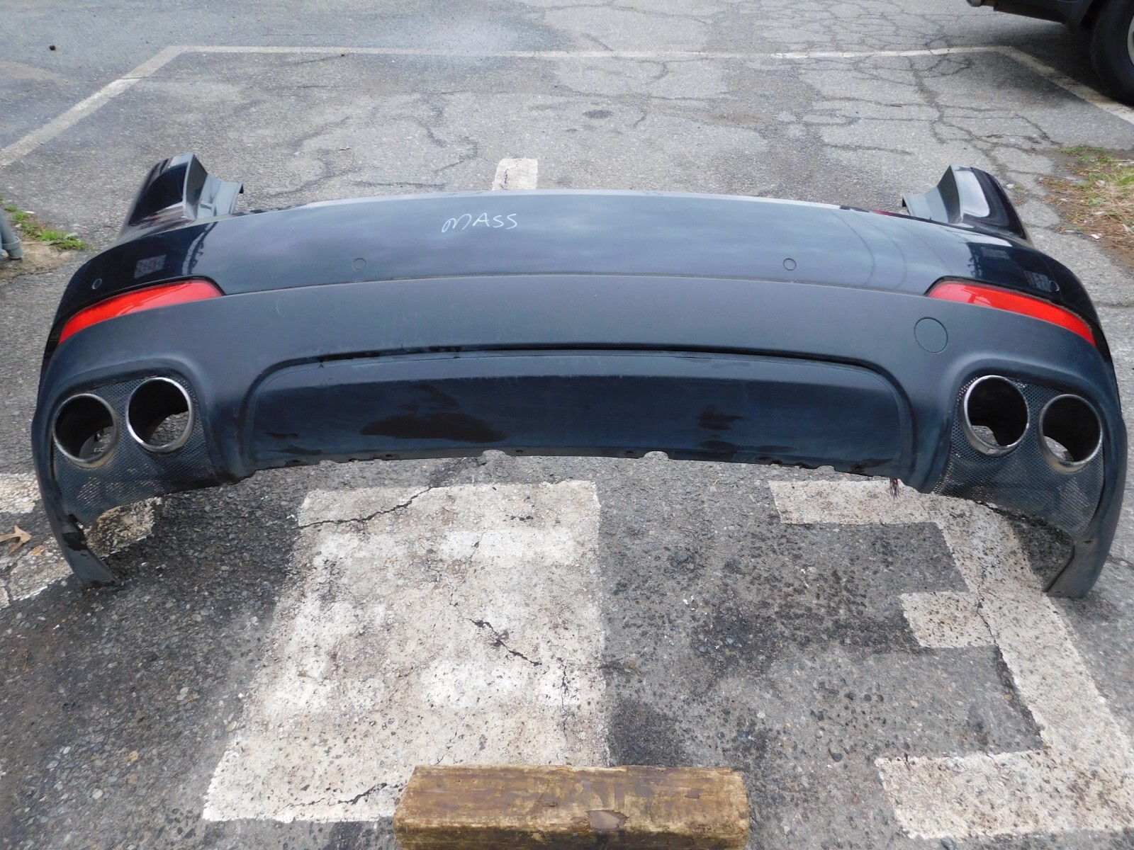2017-2022 MASERATI LEVANTE OEM REAR BUMPER COVER W/PARK ASSIST NERO