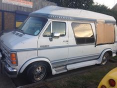 1992 DODGE RAM 250 DAY VAN - V8 - BREAKING - Picture 3 of 11
