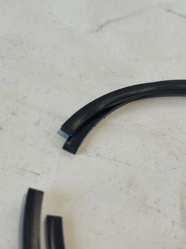 MK4 VW JETTA/GOLF TDI ALH AUTO 01M TRANSMISSION CASE SNAP RINGS PAIR USED OEM - Picture 6 of 6