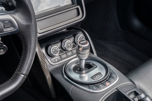 2011 Audi R8 5.2 QUATTRO - Picture 14 of 40