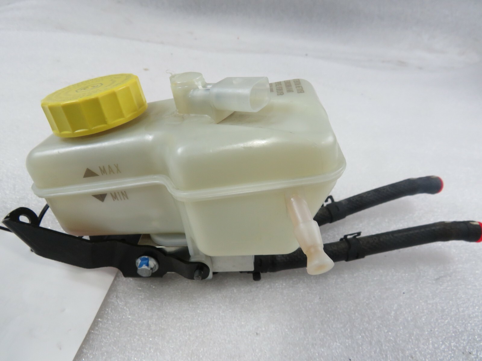 McLaren 570s, Brake Fluid Reservoir, Used, P/N 13C0198CP