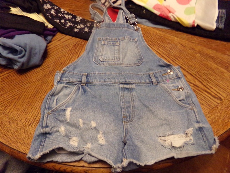 +ZARE GIRLS BIB OVER ALL SHORTS SIZE 11-12 K 722