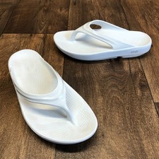 OOFOS OOmega OOlala Nomad Flip Flop Thong Sandal Women's Size 7 White