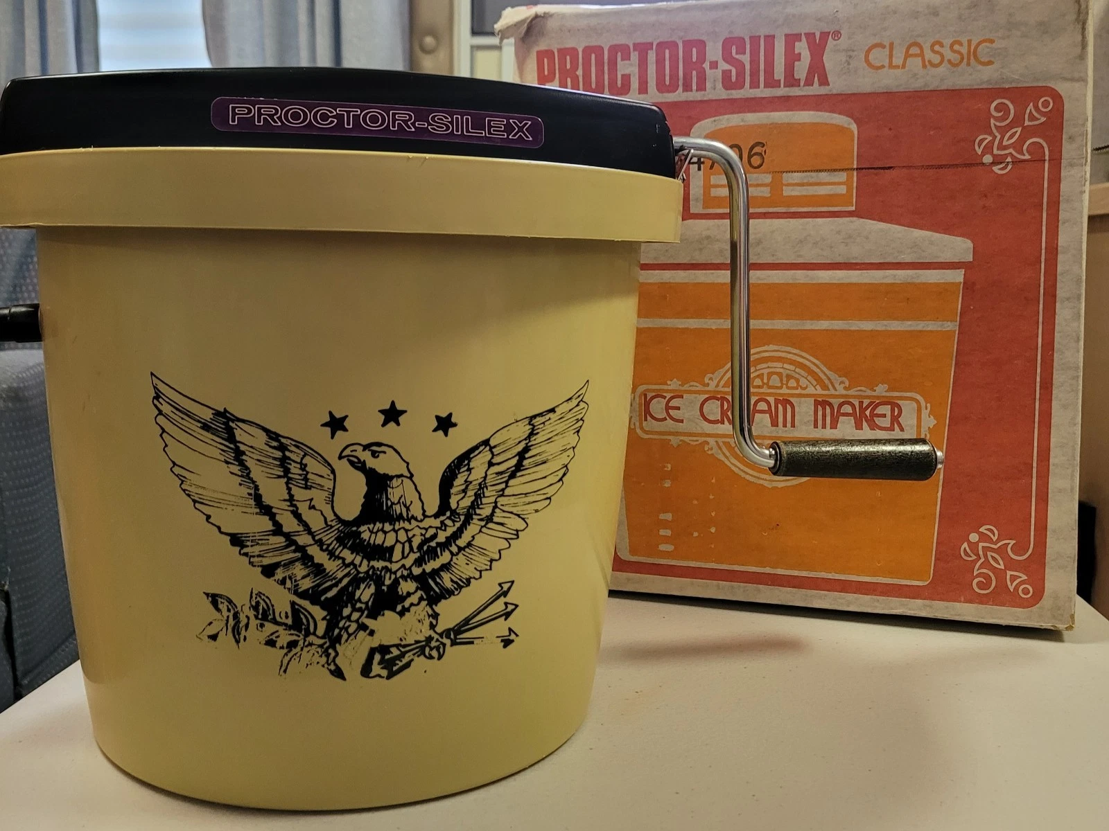 ​Proctor-Silex Classic 4 Qt Hand Crank Ice Cream Maker Harvest Gold Eagle PROP