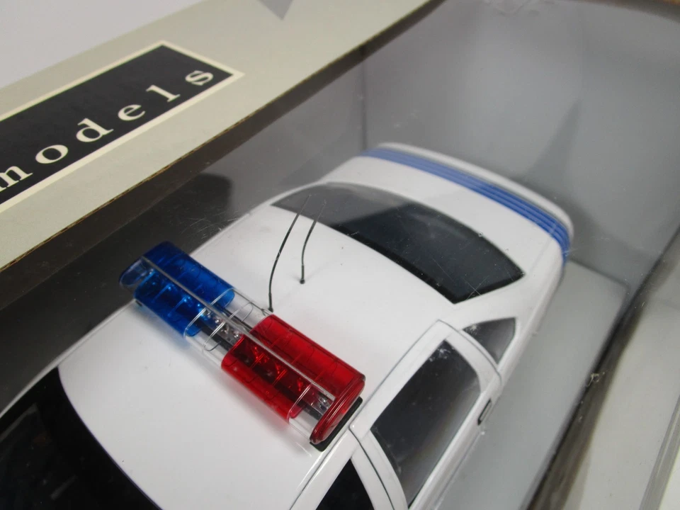 UT MODELS 1/18 WHITE 1996 CHEVY CAPRICE SEBRING POLICE NEW *READ* - Image 3 of 4