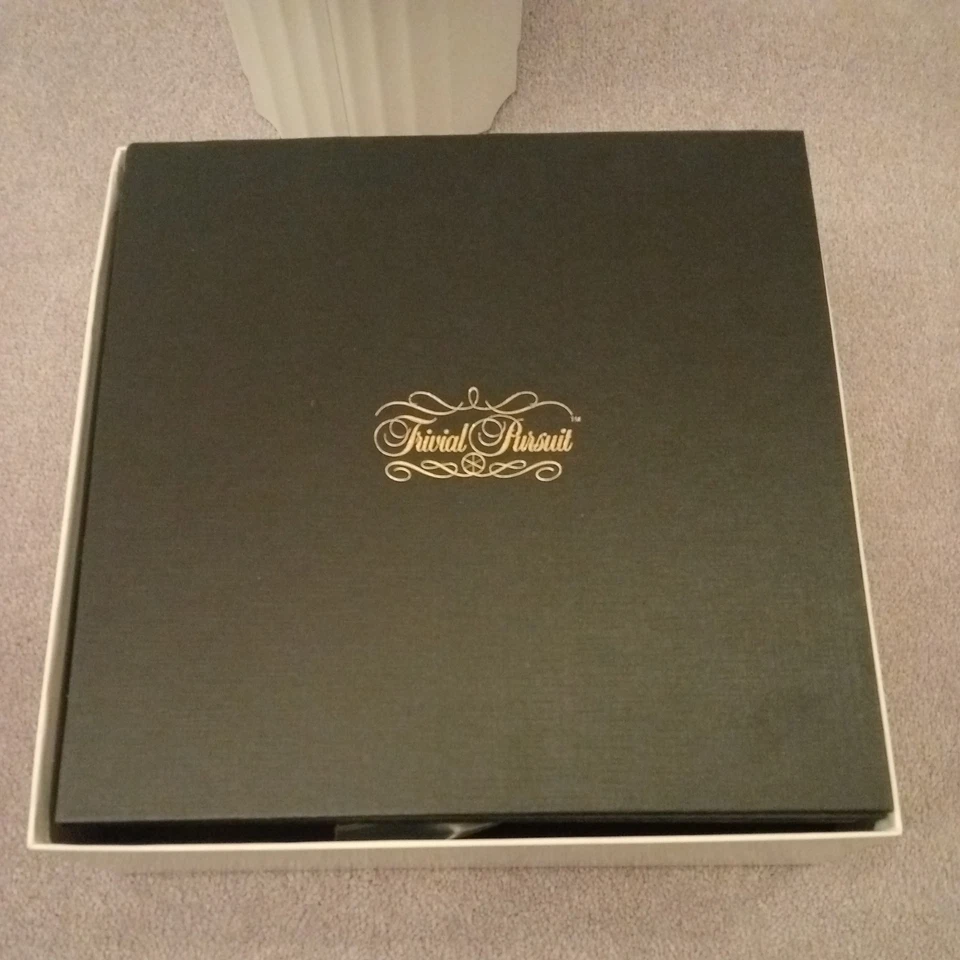 Trivial Pursuit Master Game Genus Edition 1987 Revised & Updated Complete - Image 2 of 4