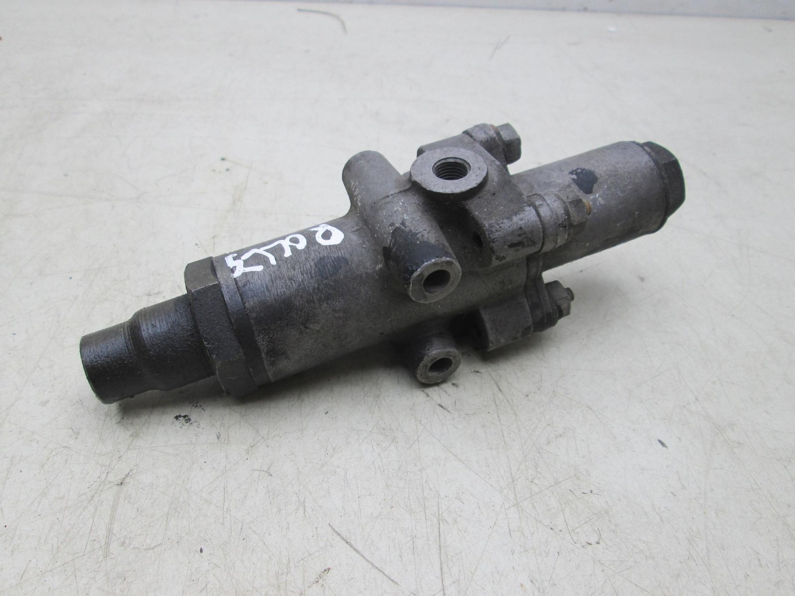 Rolls Royce Silver Shadow Bentley T1 brake proportioning valve (USED)