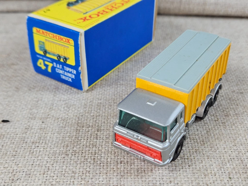 Matchbox Series No 47 D.A.F. Daf Tipper Container Truck with Original Box - Image 3 of 4