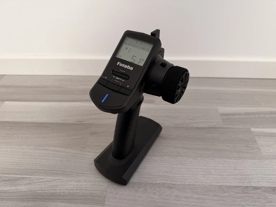 Futaba T3PV 2,4 GHz Fernsteuerung Empfänger - 3-Kanal Sender - Anleitung - Bild 2 von 4