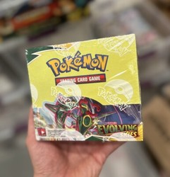 Evolving Skies Booster Box (36 Packs)