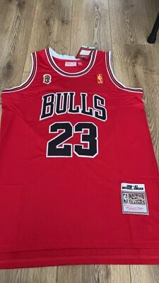 Chicago Bulls Michael Jordan #23 NBA Swingman Jersey T-Shirt - Rot