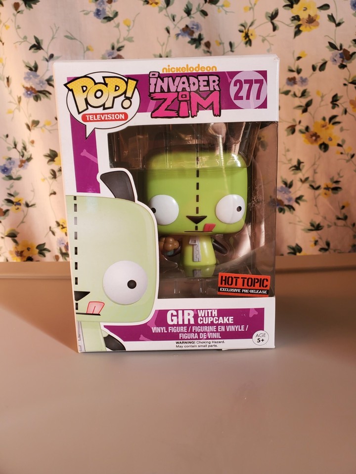 Funko POP! Nickelodeon Invader ZIM Hot Topic Exclusive GIR With Cupcake