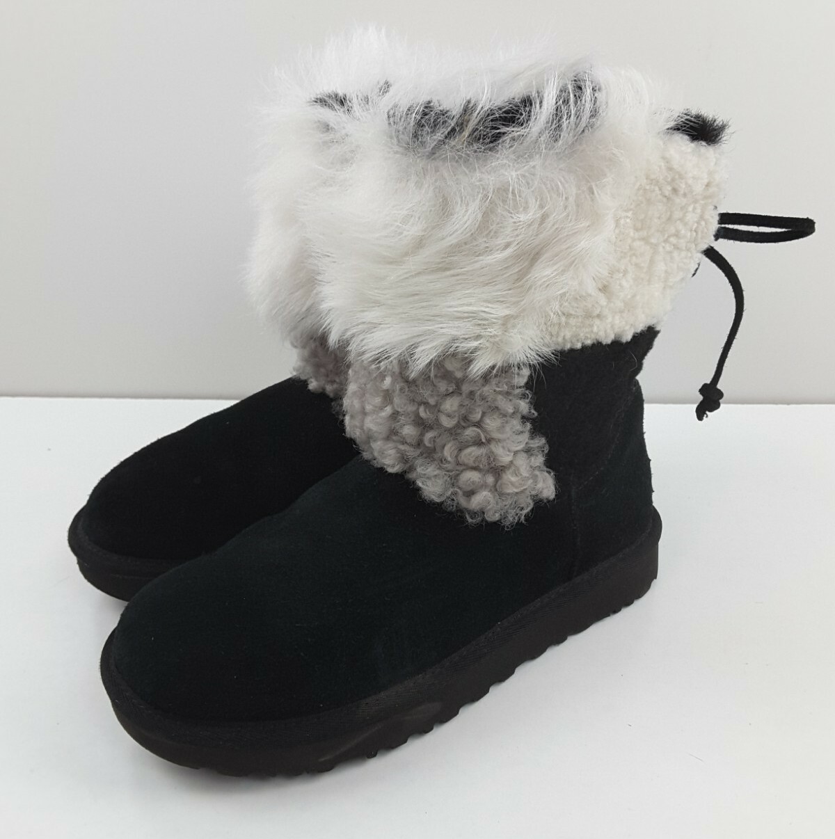 Ugg Australia Women's Patchwork Fluff Classic Sho… - image 2