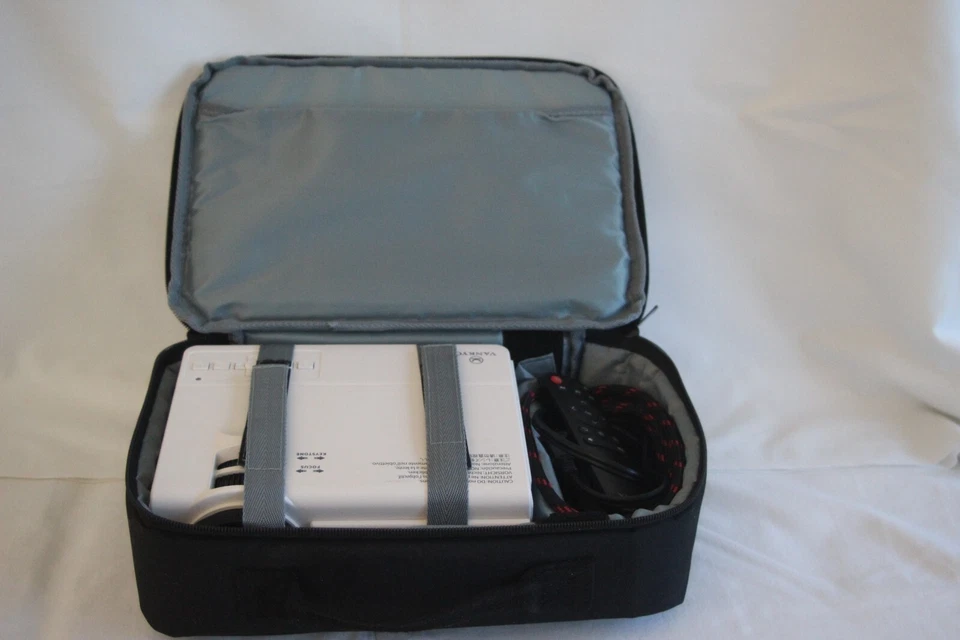 VANKYO Leisure 3 Q5 Mini Projector 1080p with Case tested and works - Image 4 of 4