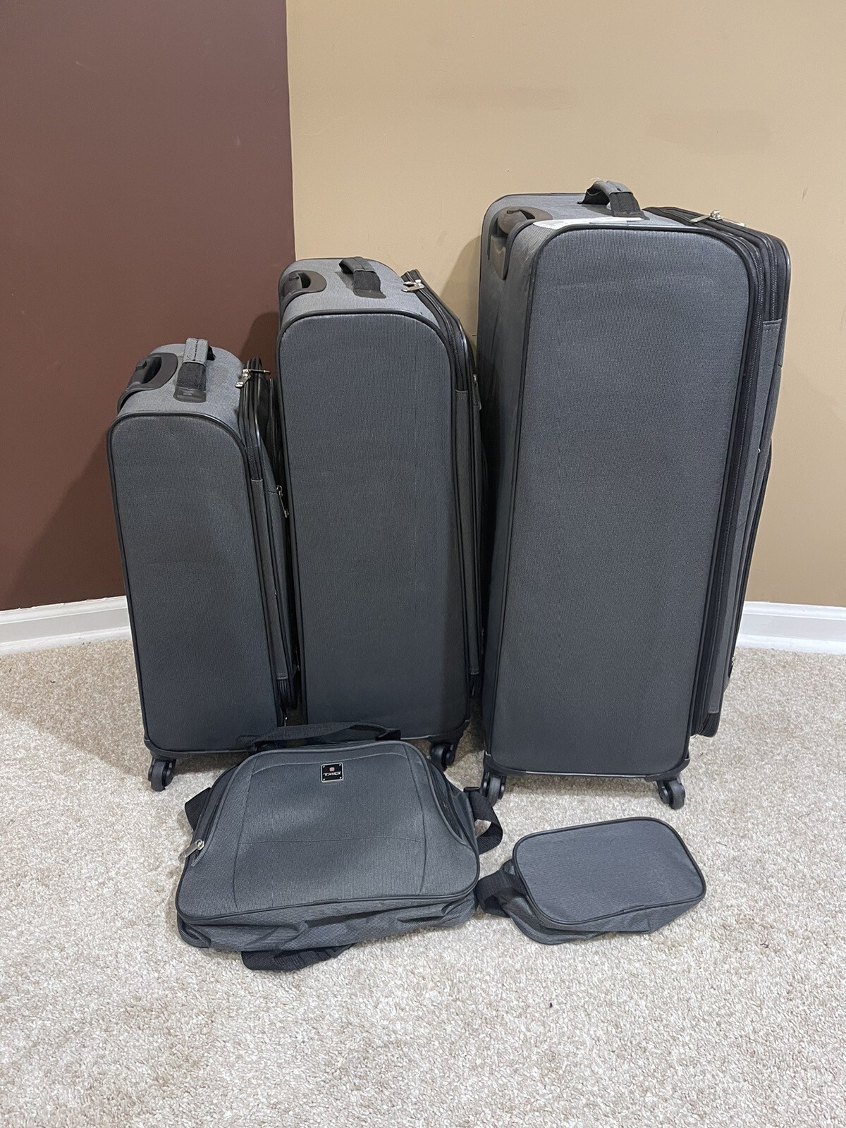 TAG Bristol 5 Pc. Softside Luggage Set CHARCOAL eBay