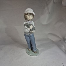 Statuina porcellana Lladró Nao 'Migliori amici' - ragazzo e cucciolo, 20 cm - come nuova 