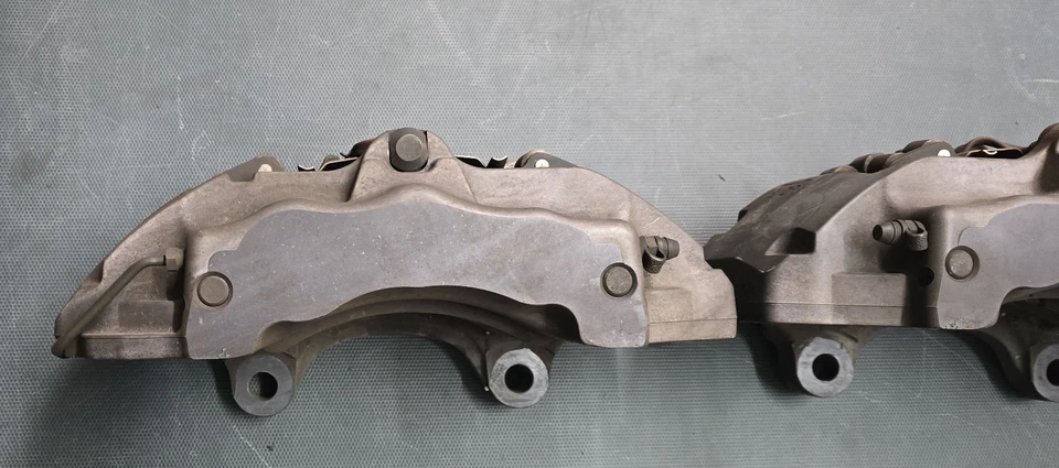 04-10 大众途锐/保时捷 Cayenne/Audi Q7 原始设备制造商 18Z 前布雷博制动卡钳套件 — 第 2/4 张图片