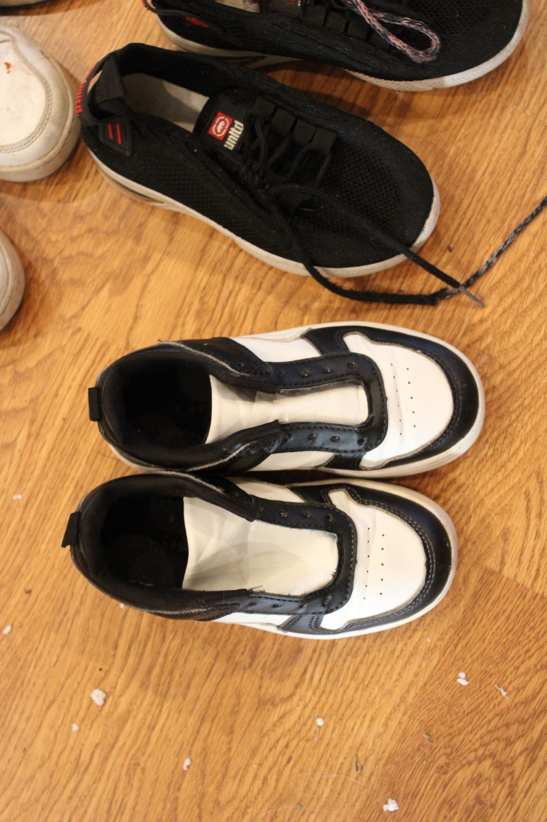 Lot Of 9 Pairs Kids Shoes Reebok K-Swiss Unita Link Starter 11c 12c thumbnail 6