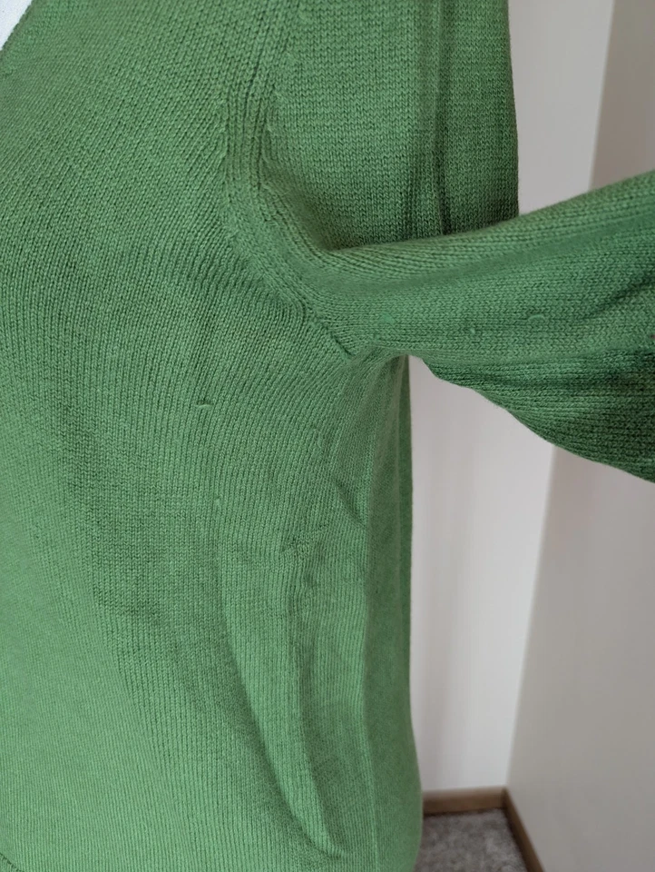 Gap Luxe Angora Women's Green V-Neck Pullover Sweater Size Medium - Image 4 of 4