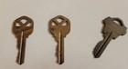 13 VINTAGE BRASS / METAL MISC. KEYS INCL. 2 PAIRS HOUSE SUITCASE PADLOCK WESLOCK — photo 8