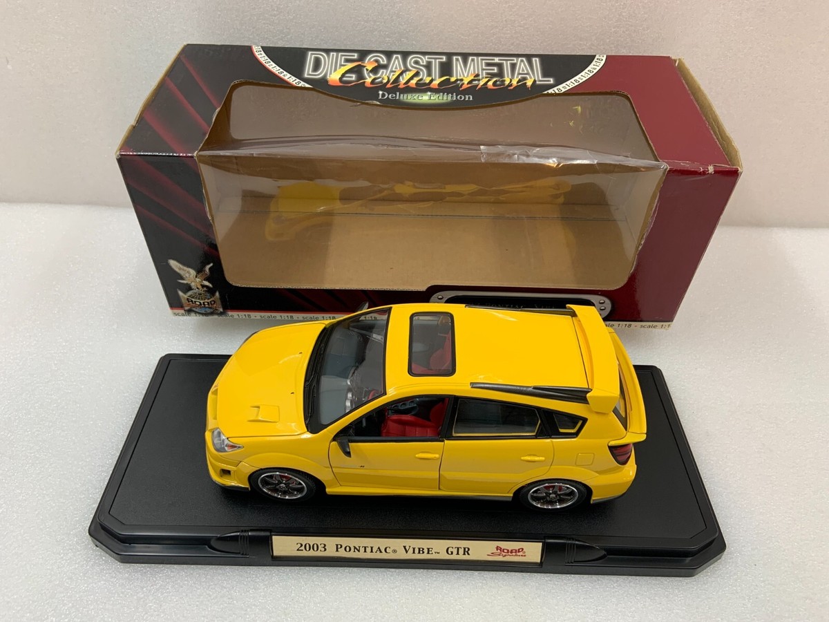 Road Signature 1/18 Scale 2003 Pontiac Vibe GTR Yellow